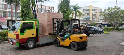 इंडोनेशिया में मशीन अनलोडिंग